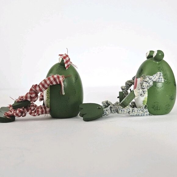 Vtg Folk Art Frog Figurines Fabric Arms & Legs – Set of 2 Country Cottage Décor - Picture 3 of 10